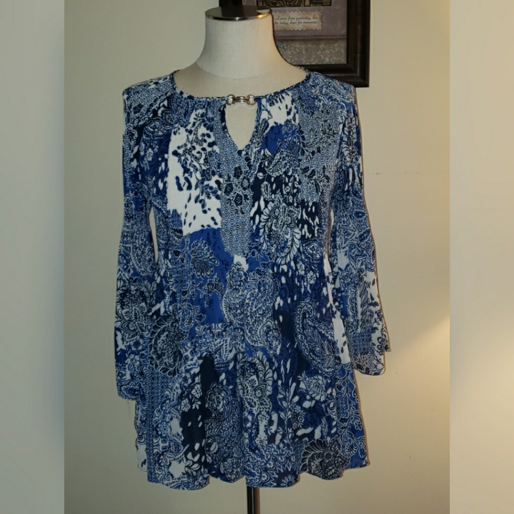 1X Spense Woman Blouse w/Silver Hardware